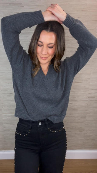 V Neck Basic Sweater - Dear GigiSCream